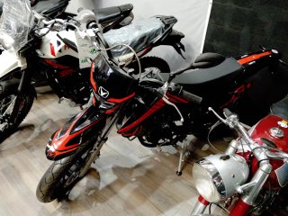 Super Motard 50cc 2T Minarelli Matricula incluida.