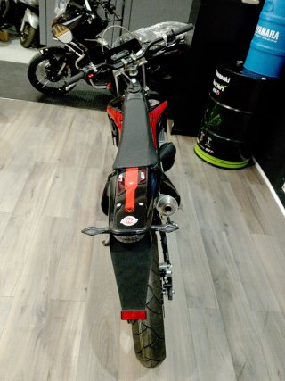 Super Motard 50cc 2T Minarelli Matricula incluida.