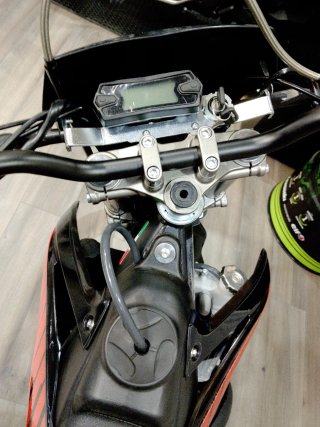 Super Motard 50cc 2T Minarelli Matricula incluida.