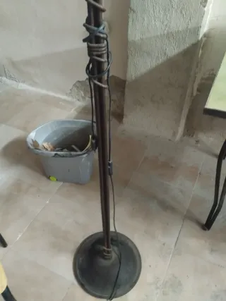 Lámpara de forja negra y multicolor