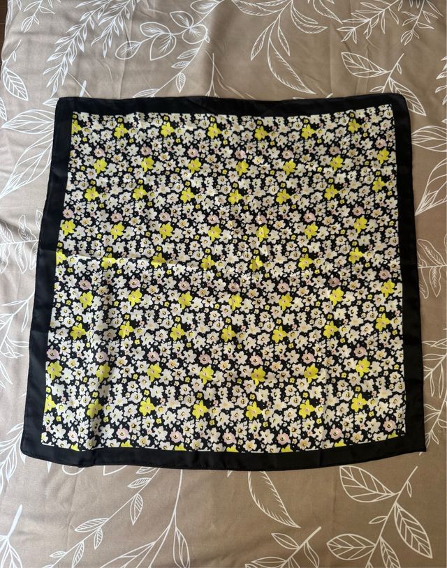 Pañuelo con flores