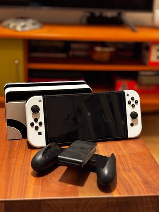 Nintendo Switch OLED Blanca y Negra
