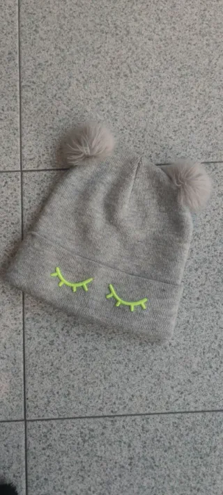 Cappello con pon pon per bambini 8-12 anni