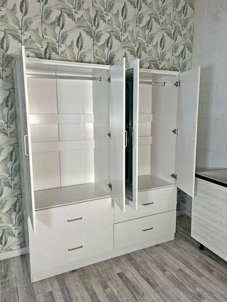 Armario 4 puertas con espejo y cajones