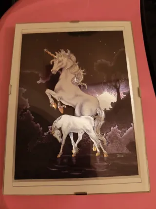 Cuadro de unicornios en papel
