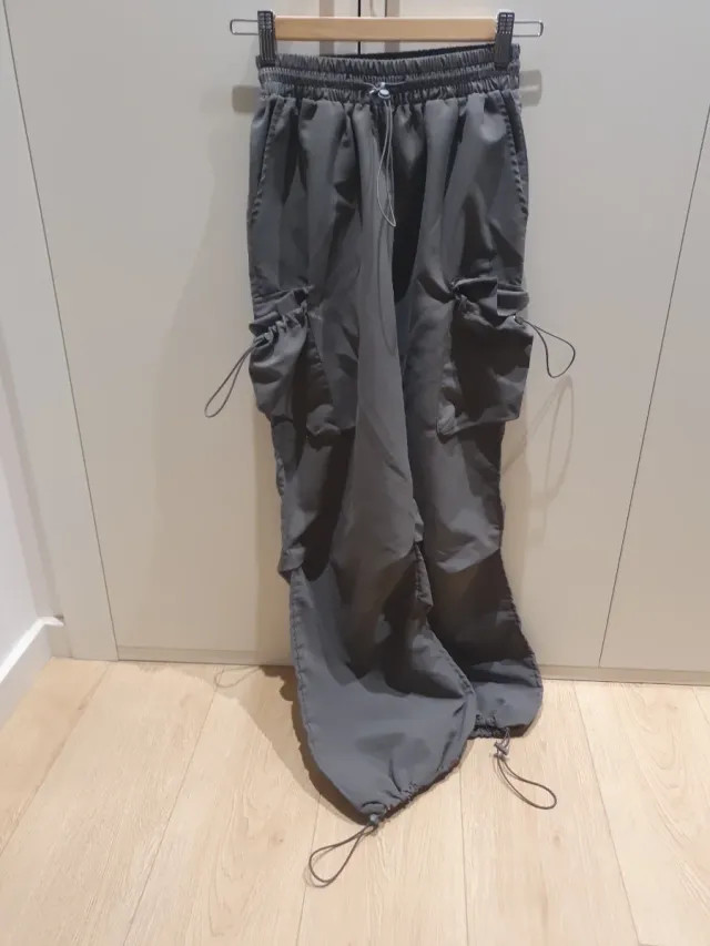 Pantalón cargo SHEIN gris talla XS