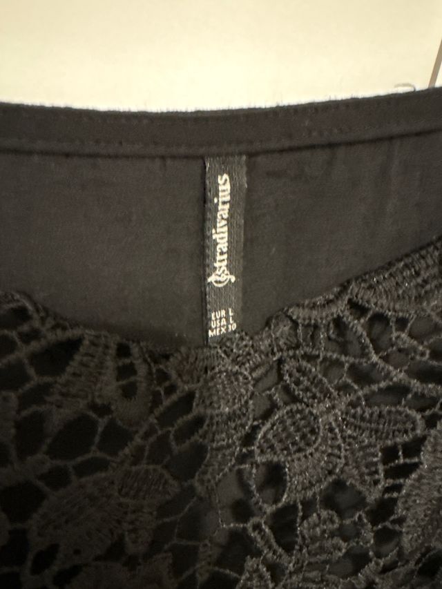Blusa Stradivarius encaje tirantes Talla L