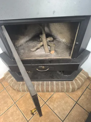 Chimenea de leña hierro negra