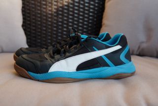 Zapatillas Puma Veloz Indoor II Neg/Azul Talla 44