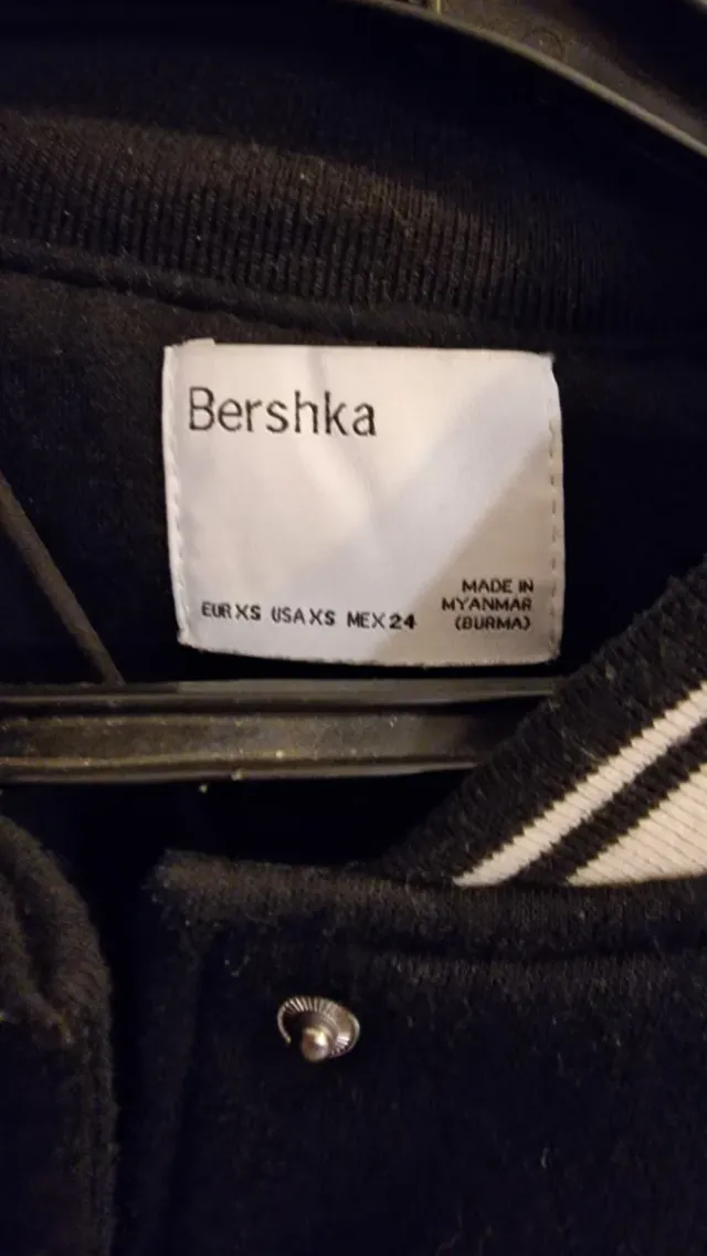 Chaqueta Bershka Negra Talla XS