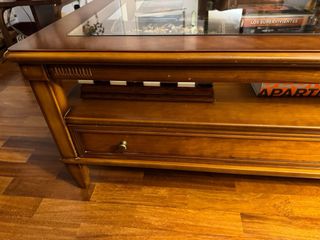 Mesa de centro de madera y cristal