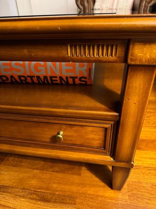 Mesa de centro de madera y cristal