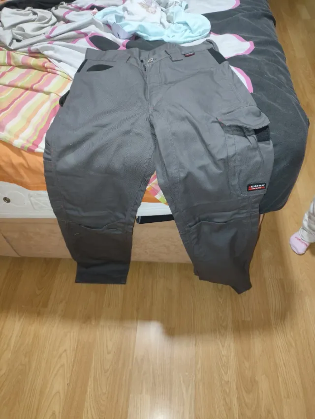 Pantalón de trabajo COFRA gris
