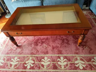 Mesa auxiliar madera y cristal salón. Recoger