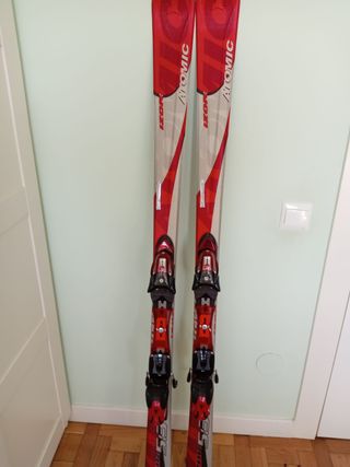 Esquís Atomic Izor 5:3 medida 1.59 cm