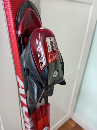 Esquís Atomic Izor 5:3 medida 1.59 cm