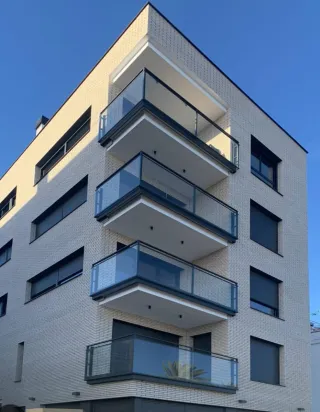 Asesor venta y compra de viviendas .