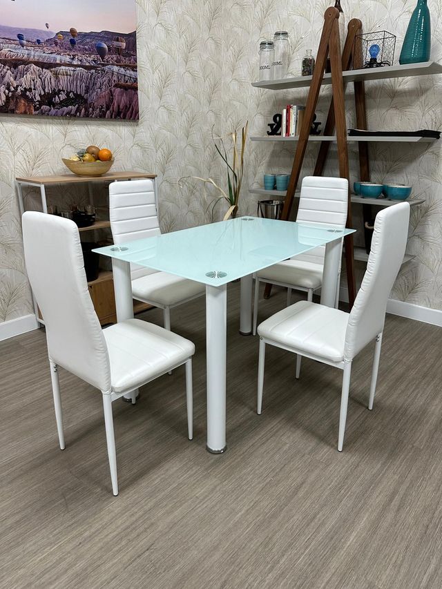 Conjunto Comedor Mesa + 4 Sillas Cristal Nuevo