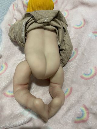 Bebé Reborn realista con certificado de nacimiento