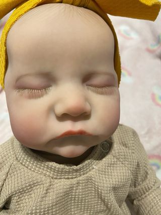 Bebé Reborn realista con certificado de nacimiento