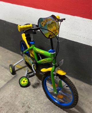 Bicicleta infantil verde y amarilla