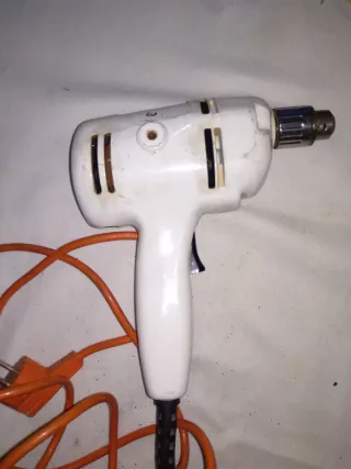 Taladro Eléctrico Vintage Blanco