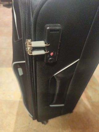 American Tourister Holiday Heat Spinner Maleta