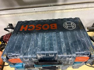 Martillo Bosch GSH 11 E con maletín