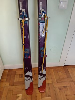 Esquís de travesía Atomic Tribal + FIJACIONES+PIEL