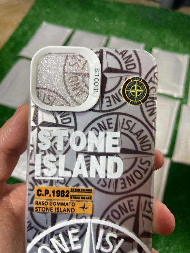 Funda iPhone 15 y 14 Stone Island Nueva