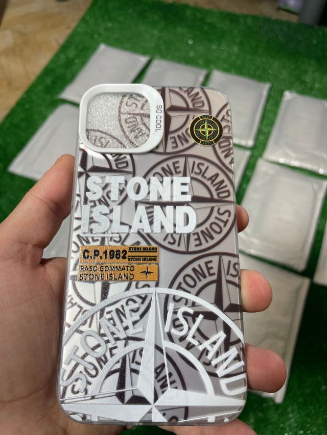 Funda iPhone 15 y 14 Stone Island Nueva