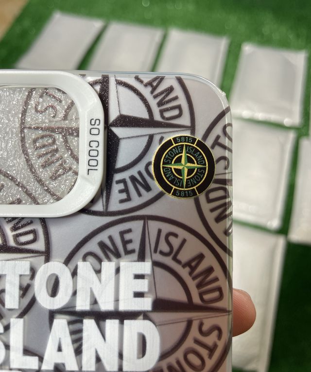 Funda iPhone 15 y 14 Stone Island Nueva