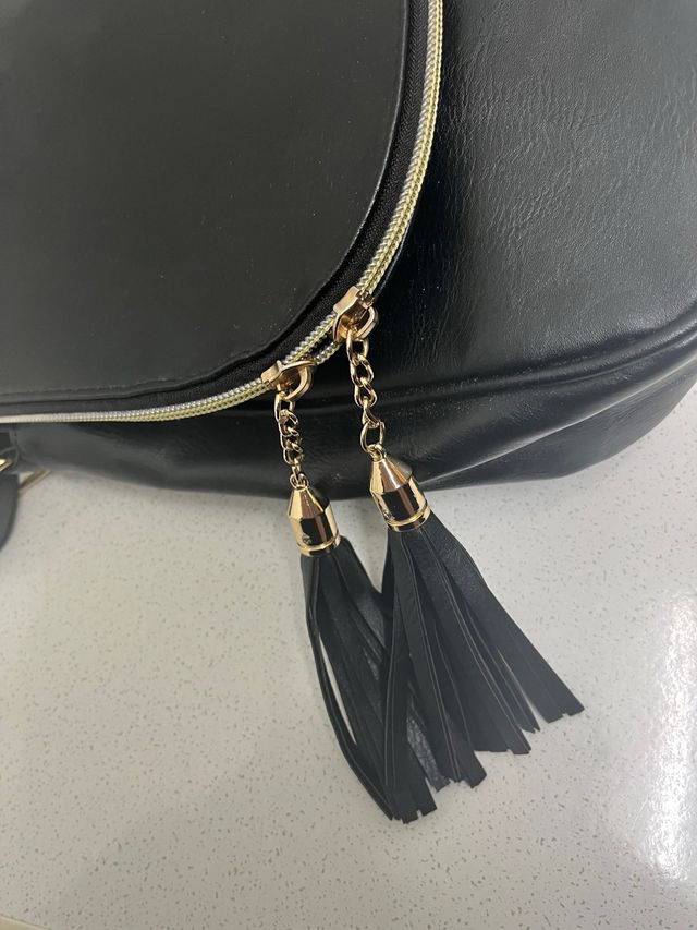 Borsa donna nera con nappine