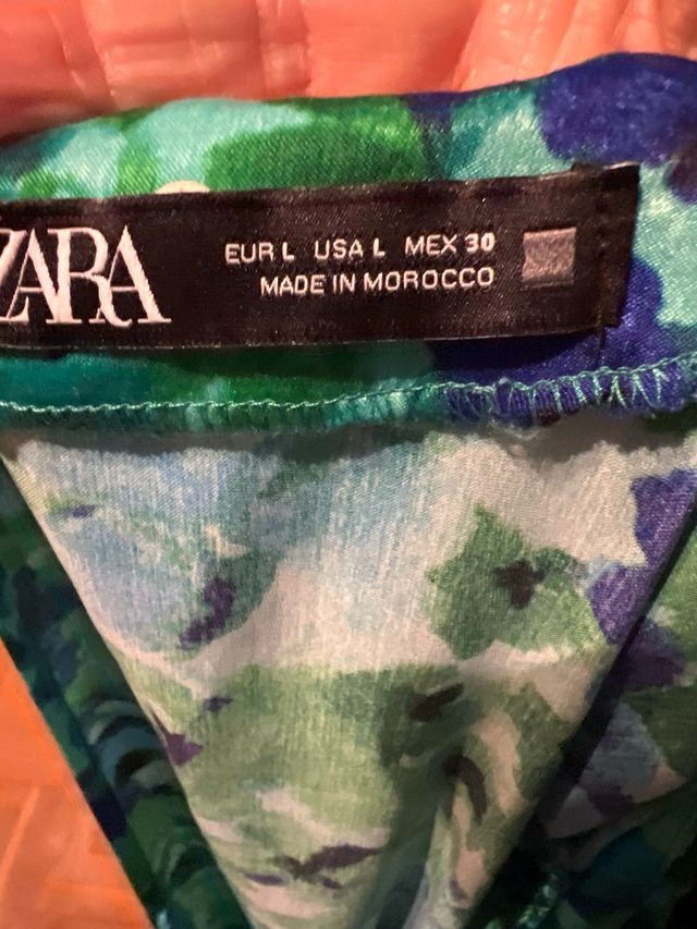 Vestido Zara floral verde y morado Talla L