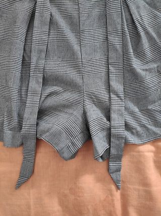 Shorts Estampado con cuadros de Zara.