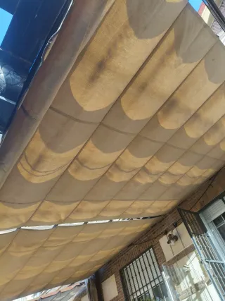 Toldos con perfiles guía Aluminio marrón