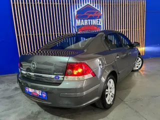 Opel Astra 2012
