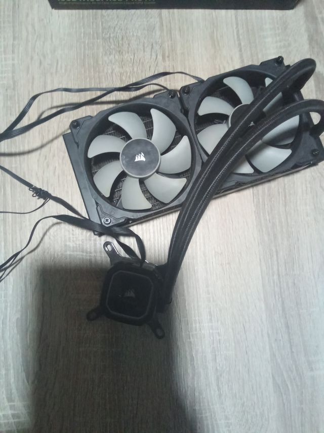 Corsair iCUE H100i RGB PRO XT Refrigeración Líquid