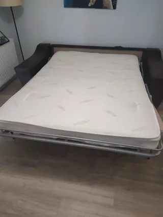 Vendo sofá cama estilo italiano,de tres plaza.