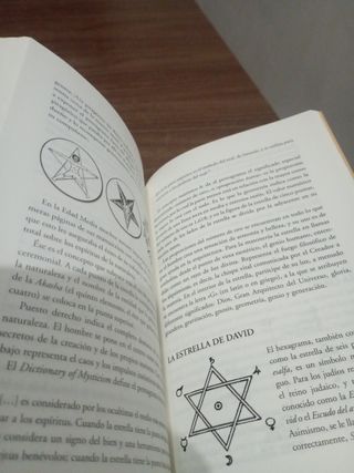 Anatomía oculta (Magia Y Ocultismo) (Spanish Ed...