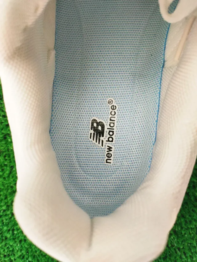 New Balance 9060 (39EU)