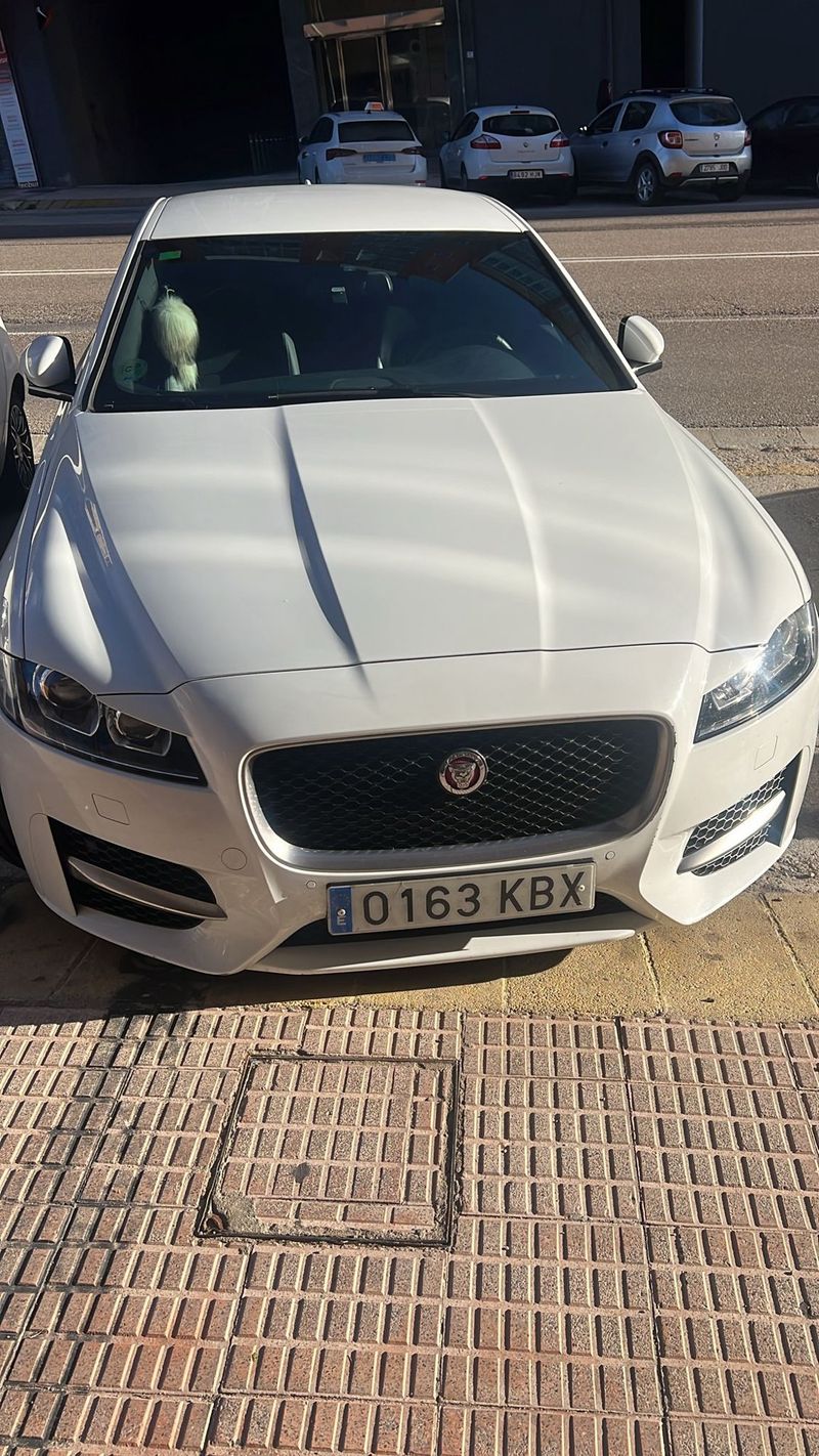 Jaguar XF 2017 - foto 1