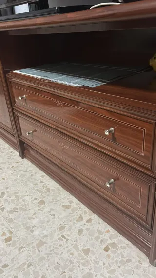 Mueble de salón madera y cristal