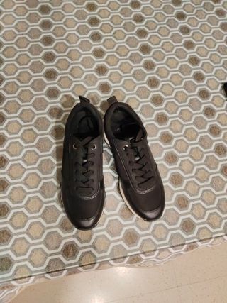 Zapatillas Parfois negras y blancas poco uso