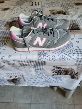 Zapatillas New Balance Mujer Gris y Rosa