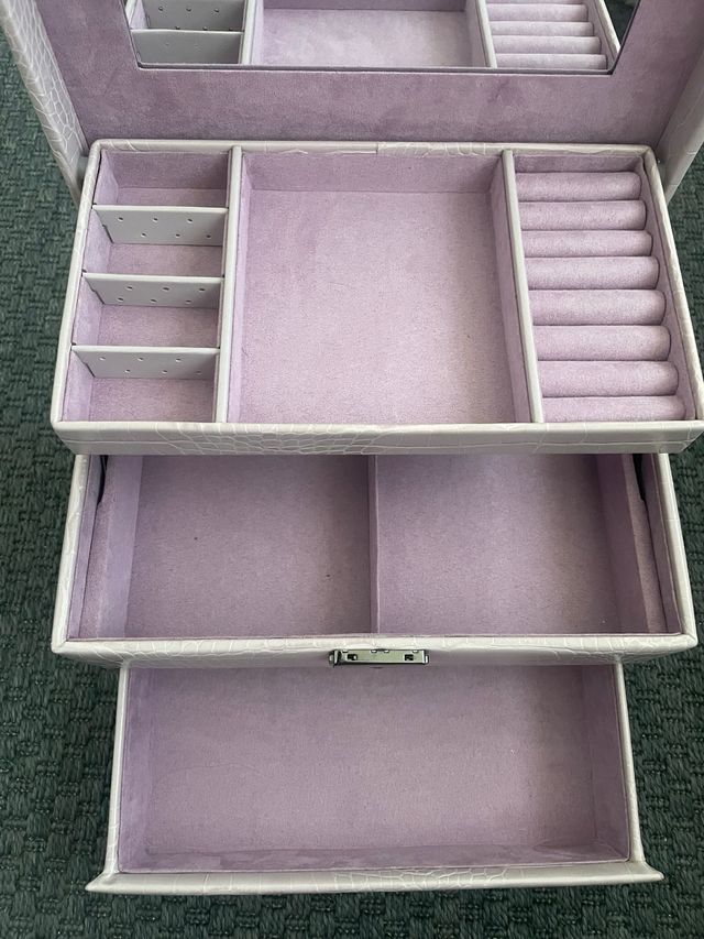 Joyero piel lila con espejo y compartimentos