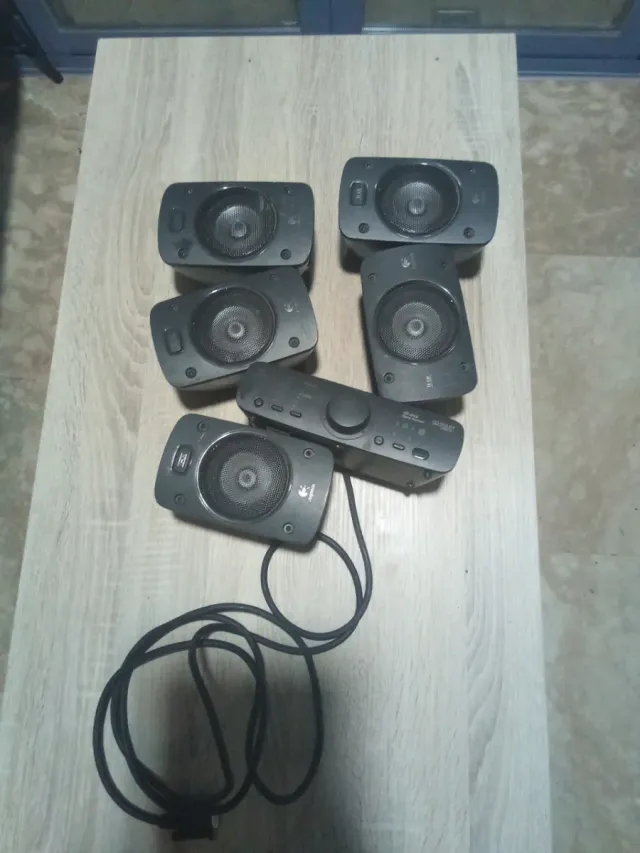 Altavoces Logitech 5.1 Negro/Gris