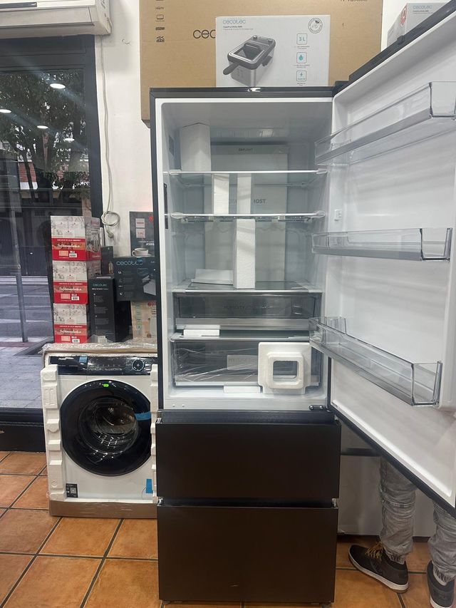 Frigorífico Combi Haier HTW7720ENMB No Frost