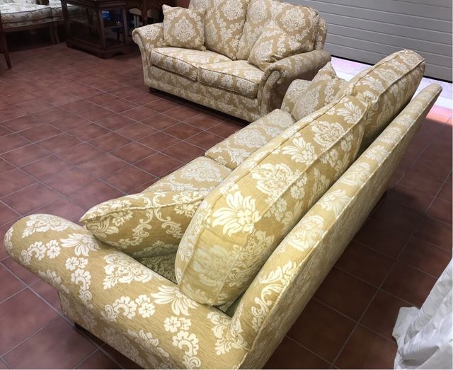Sofá de tela estampado floral