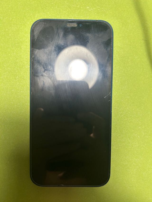 iPhone 12 128 GB blu e Apple Watch Series 6 rosso